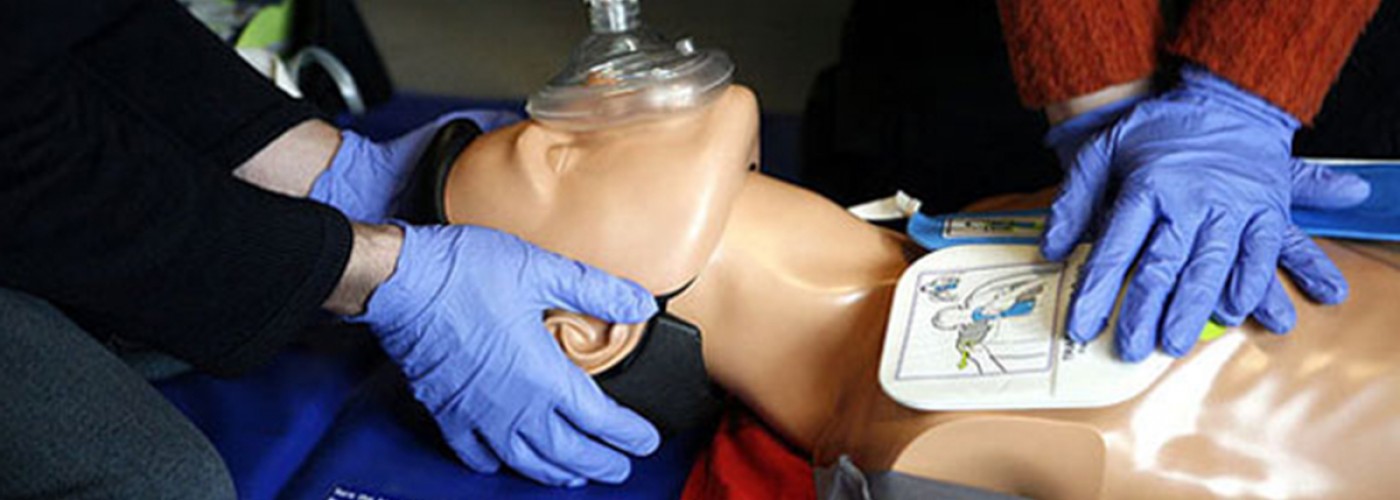 http://californiaemstraining.com/wp-content/uploads/2014/02/CPR-training-slide1.jpg